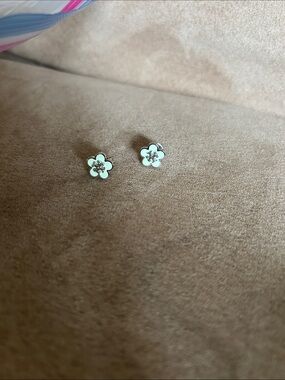 Tory Burch Flower Stud Earrings with logo